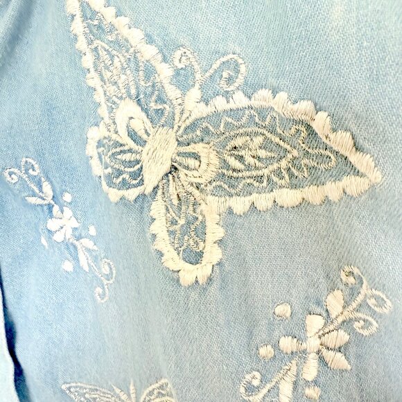 Vintage Solutions Distressed Butterfly Embroidered Sleeveless Denim Shirt Size M - Picture 8 of 11